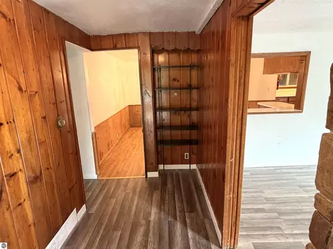 Entry Way - 9526 W Monroe, Elwell, MI 48832 photo 2 of 4