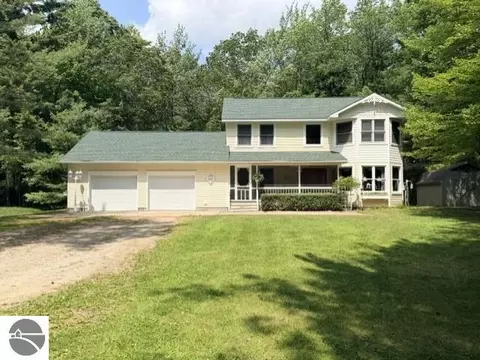 1111 E Washington St, East Tawas, MI 48730