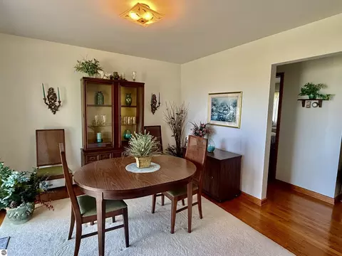 Dining - 3509 E Saint Charles Rd, Ithaca, MI 48847 photo 3 of 5