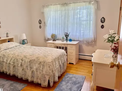 Bedroom - 3509 E Saint Charles Rd, Ithaca, MI 48847 photo 4 of 9