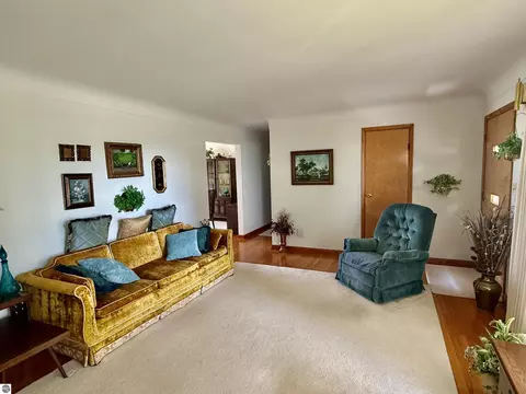 Living - 3509 E Saint Charles Rd, Ithaca, MI 48847 photo 4 of 4