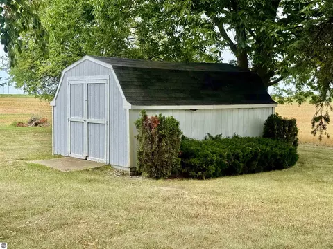 Exterior - 3509 E Saint Charles Rd, Ithaca, MI 48847 photo 7 of 10