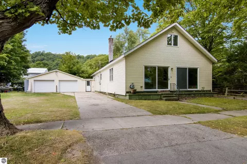 821 Lincoln Ave, Elberta, MI 49628