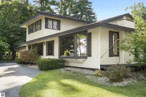 1100 Peninsula Dr, Traverse City, MI 49686