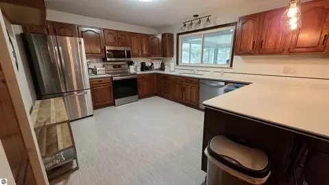 Kitchen - 600 E Orch, Standish, MI 48658 photo 2 of 4
