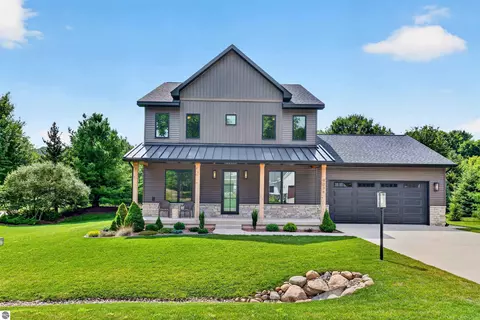 9336 E Summerfield Dr, Traverse City, MI 49684