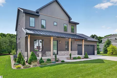 9336 E Summerfield Dr, Traverse City, MI 49684