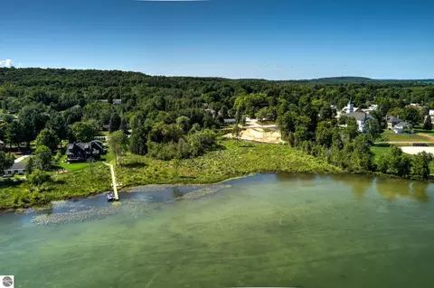 509 S Lake Shore Dr, Lake Leelanau, MI 49653