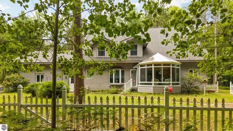 4207 Twins Trl, South Boardman, MI 49680