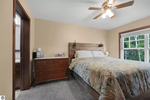 9850 S Perrins Landing Dr, Traverse City, MI 49684