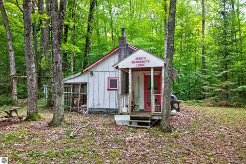 4610 Northwood Ln, Kalkaska, MI 49646