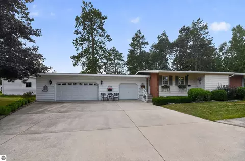 8717 A Pennsylvania St, Oscoda, MI 48750