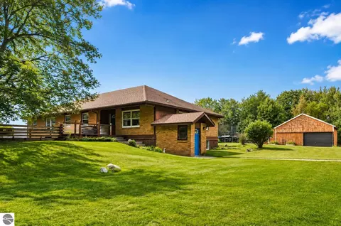 17792 22 Mile Rd, Tustin, MI 49688