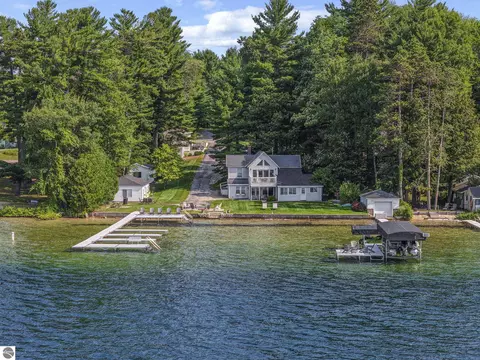 9321 N Long Lake Rd, Traverse City, MI 49684