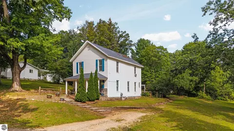 121 Front St, Fife Lake, MI 49633