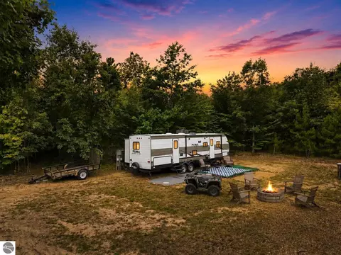 1593 Eikey Rd, Traverse City, MI 49696