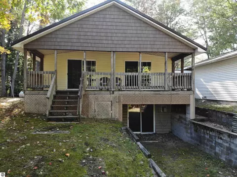 5532 Kerbysons Dr SE, Kalkaska, MI 49646
