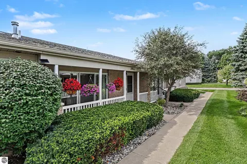 2985 Emerald Isle, Traverse City, MI 49684