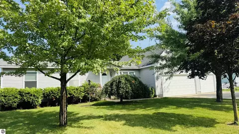 4520 N Manor Wood Dr, Traverse City, MI 49685
