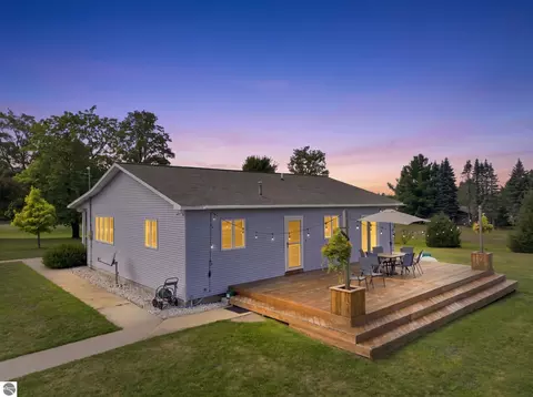 7530 N Richards Rd, Lake City, MI 49651