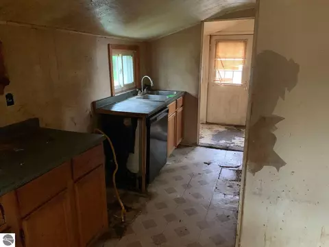 Entry Way - 293 Birch St, Harrison, MI 48625 photo 7 of 11