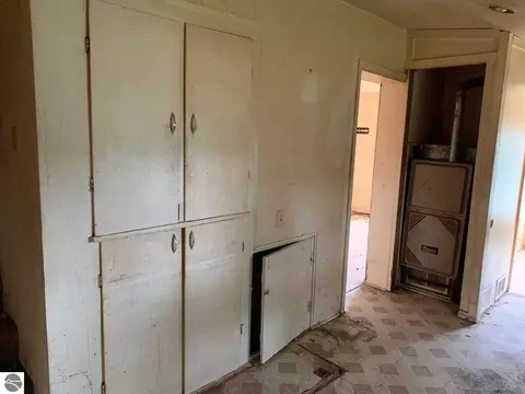 Entry Way - 293 Birch St, Harrison, MI 48625 photo 6 of 11