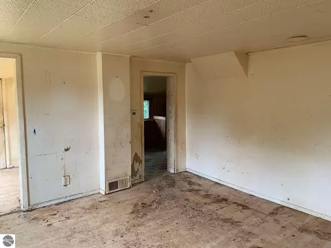 Living - 293 Birch St, Harrison, MI 48625 photo 2 of 2