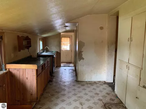 Entry Way - 293 Birch St, Harrison, MI 48625 photo 3 of 11