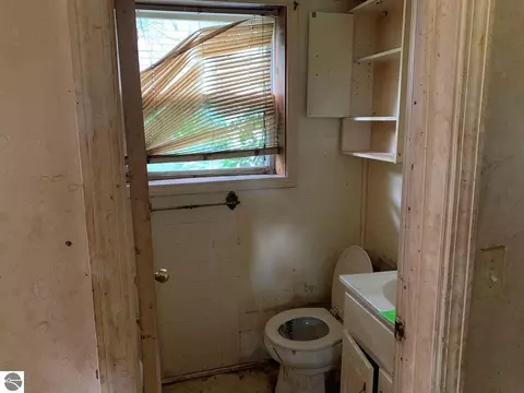 Bath - 293 Birch St, Harrison, MI 48625 photo 1 of 4