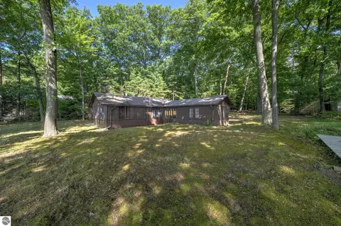 Exterior - 276 E Traverse Lake Rd, Cedar, MI 49621 photo 4 of 22