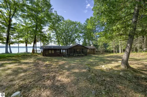Exterior - 276 E Traverse Lake Rd, Cedar, MI 49621 photo 3 of 22