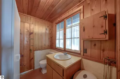 Bath - 276 E Traverse Lake Rd, Cedar, MI 49621 photo 1 of 2