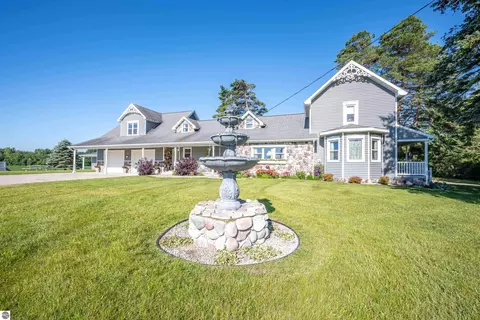 Exterior - 9644 E Deerfield Rd, Shepherd, MI 48883 photo 2 of 32