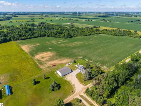 View/Area - 9644 E Deerfield Rd, Shepherd, MI 48883 photo 4 of 13