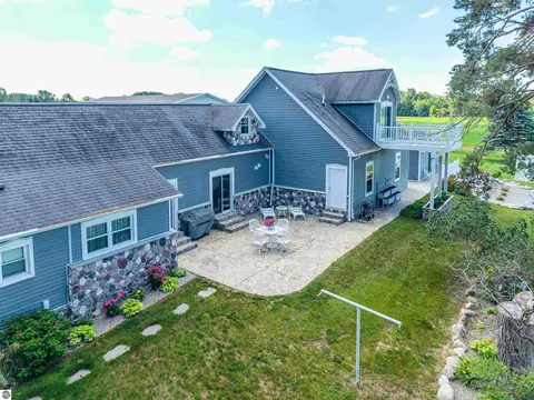 Exterior - 9644 E Deerfield Rd, Shepherd, MI 48883 photo 30 of 32