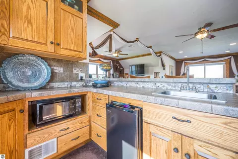 Kitchen - 9644 E Deerfield Rd, Shepherd, MI 48883 photo 7 of 7