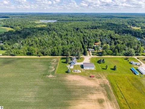 View/Area - 9644 E Deerfield Rd, Shepherd, MI 48883 photo 7 of 13