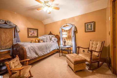 Bedroom - 9644 E Deerfield Rd, Shepherd, MI 48883 photo 1 of 5