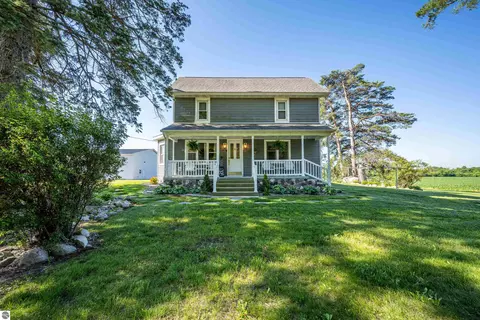 Exterior - 9644 E Deerfield Rd, Shepherd, MI 48883 photo 5 of 32