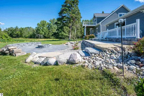 Exterior - 9644 E Deerfield Rd, Shepherd, MI 48883 photo 19 of 32