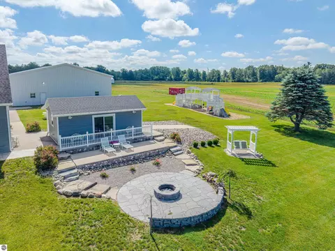 Exterior - 9644 E Deerfield Rd, Shepherd, MI 48883 photo 29 of 32