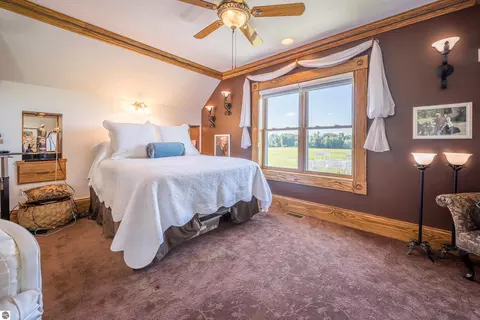 Bedroom - 9644 E Deerfield Rd, Shepherd, MI 48883 photo 4 of 5