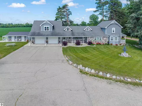 Exterior - 9644 E Deerfield Rd, Shepherd, MI 48883 photo 32 of 32