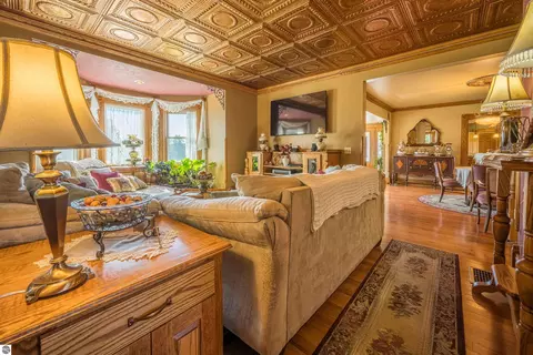 Living - 9644 E Deerfield Rd, Shepherd, MI 48883 photo 4 of 6