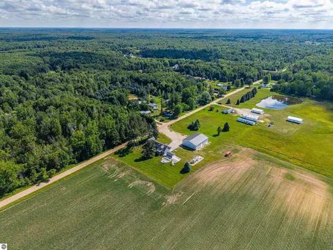 View/Area - 9644 E Deerfield Rd, Shepherd, MI 48883 photo 8 of 13