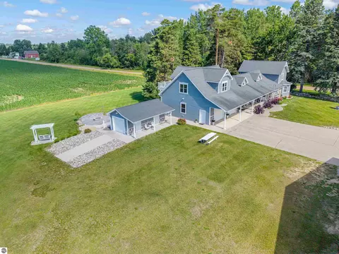 Exterior - 9644 E Deerfield Rd, Shepherd, MI 48883 photo 26 of 32