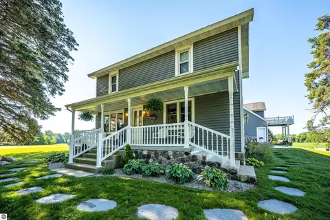 Exterior - 9644 E Deerfield Rd, Shepherd, MI 48883 photo 7 of 32