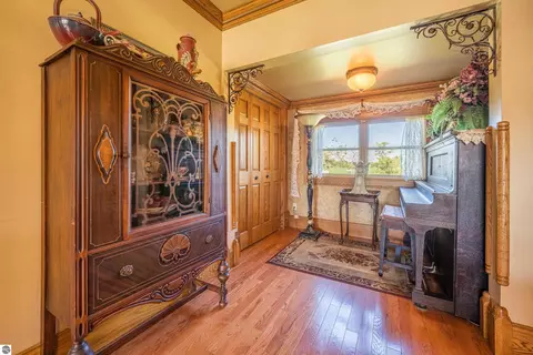 Entry Way - 9644 E Deerfield Rd, Shepherd, MI 48883 photo 3 of 6