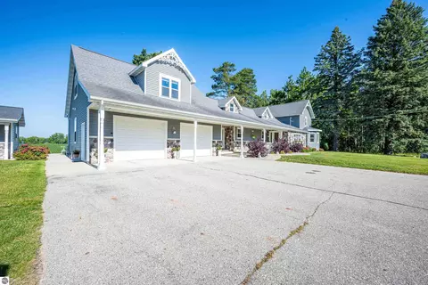 Exterior - 9644 E Deerfield Rd, Shepherd, MI 48883 photo 9 of 32
