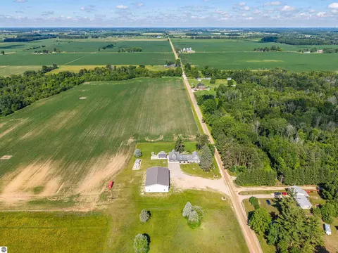 View/Area - 9644 E Deerfield Rd, Shepherd, MI 48883 photo 5 of 13